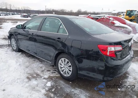 2014 Toyota Camry Le z USA, uszkodzony, nr VIN 4T4BF1FK7ER406865